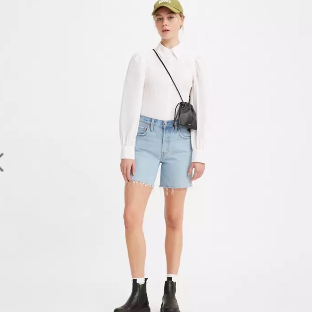 LEVI’S | 501 Mid Thigh Short